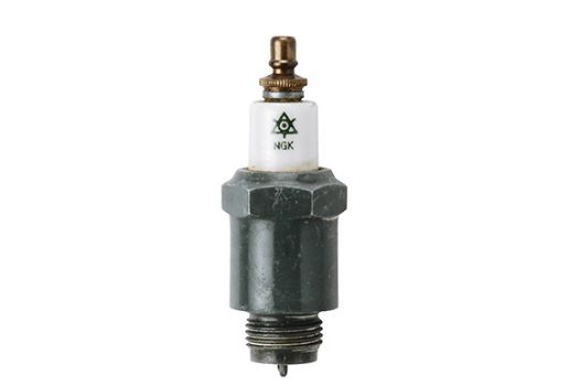 Started the manufacture of NGK spark plugs.